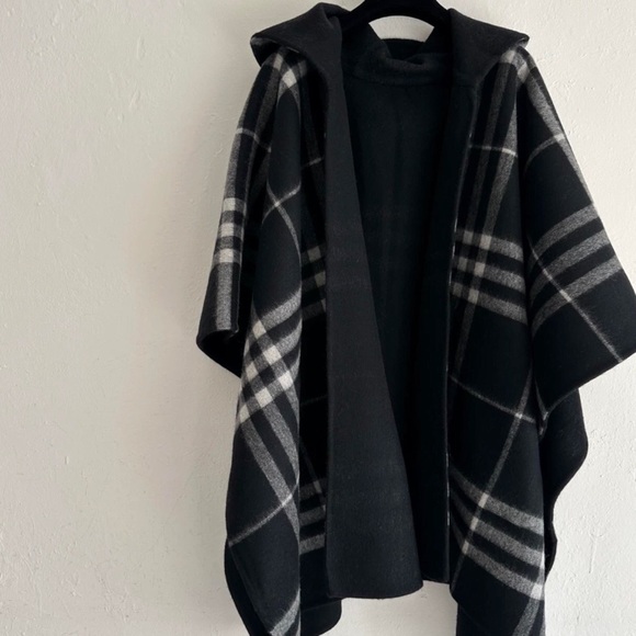 Burberry Black and Gray Plaid Cape